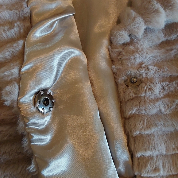 🌺 Like New Park & Main Tan Faux Fur Stole/Wrap/Shawl/Shrug - Picture 7 of 12